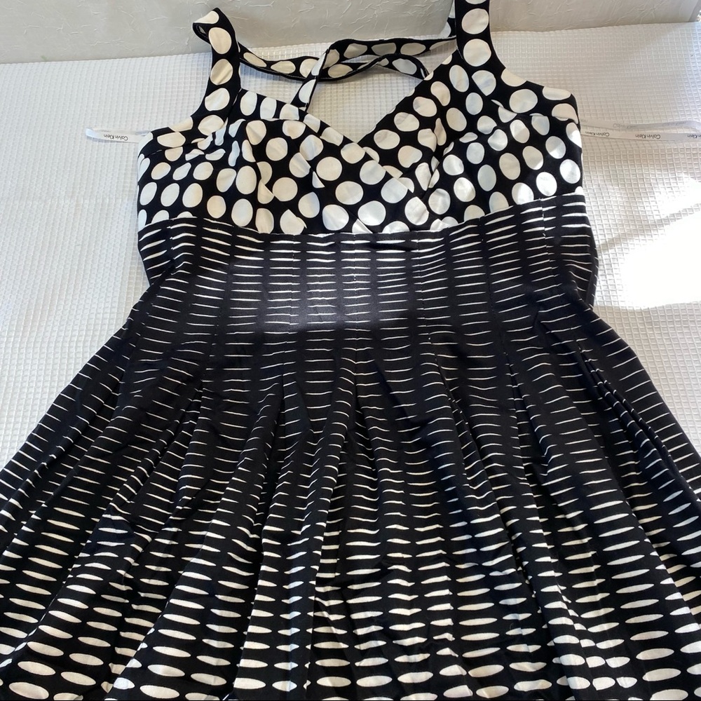 Calvin Klein Geometric Circle Print Black & White Dress Size 4 - Picture 10 of 16